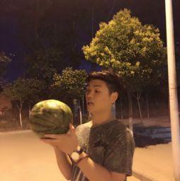 娱乐吃瓜酱男生的身高,揭秘娱乐界身高担当的瓜酱男生