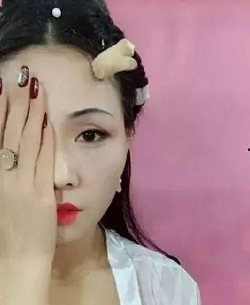 女生化妆娱乐吃瓜酱,女生们的快乐生活解码